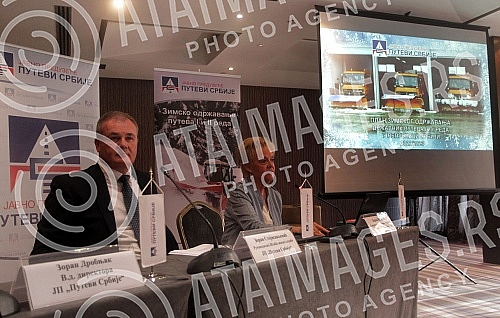 At the Metropol Hotel, the public company Putevi Srbije presented the winter road maintenance plan.U hotelu Metropol javno preduzece Putevi Srbije je predstavilo plan zimskog odrzavanja puteva.