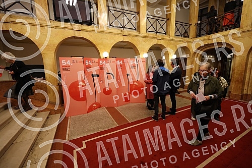 The 54th edition of the oldest and most important music festival in Serbia, BEMUS 2022, was opened with a concert by the famous Welsh bass-baritone Brin Terfel with the Virtuosi Festival Orchestra conducted by Bojan Sudjic and guest Sofija Petrovic i