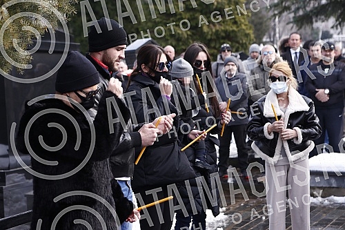 A memorial service on the occasion of the twenty-second anniversary of the death of Zeljko Raznatovic - Arkan was held at the New Cemetery.Pomen povodom dvadeset druge godisnjice od smrti Zeljka Raznatovica - Arkana odrzan je na Novom groblju.