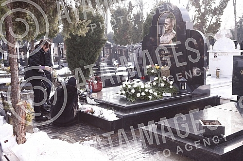 A memorial service on the occasion of the twenty-second anniversary of the death of Zeljko Raznatovic - Arkan was held at the New Cemetery.Pomen povodom dvadeset druge godisnjice od smrti Zeljka Raznatovica - Arkana odrzan je na Novom groblju.