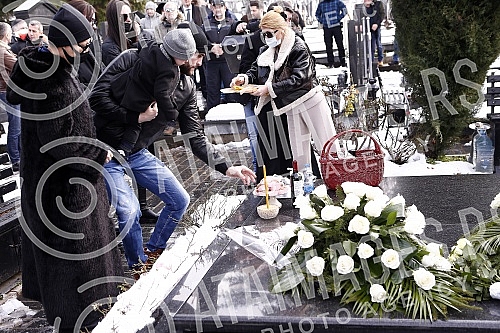 A memorial service on the occasion of the twenty-second anniversary of the death of Zeljko Raznatovic - Arkan was held at the New Cemetery.Pomen povodom dvadeset druge godisnjice od smrti Zeljka Raznatovica - Arkana odrzan je na Novom groblju.
