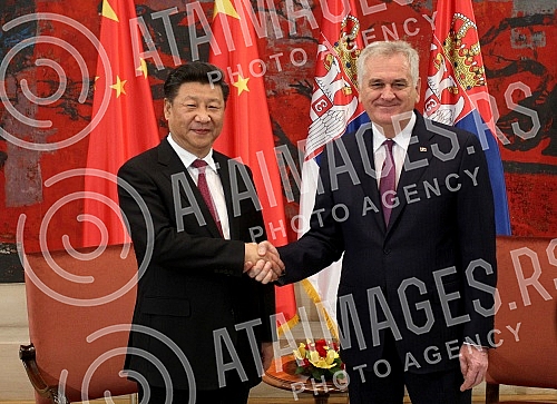 The second day of the visit of the President of China Xi Jinping's continued in the Palace of Serbia.Drugi dan posete predsednika Kine Si Djinping nastavio se svecanim docekom ispred Palate Srbija.
