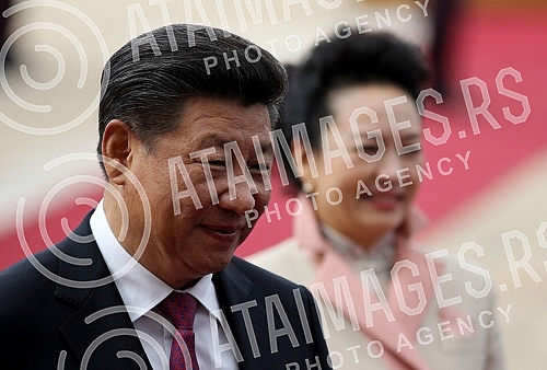 The second day of the visit of the President of China Xi Jinping's continued in the Palace of Serbia.Drugi dan posete predsednika Kine Si Djinping nastavio se svecanim docekom ispred Palate Srbija.