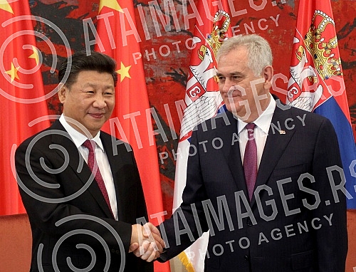 The second day of the visit of the President of China Xi Jinping's continued in the Palace of Serbia.Drugi dan posete predsednika Kine Si Djinping nastavio se svecanim docekom ispred Palate Srbija.