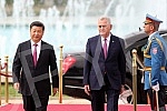 The second day of the visit of the President of China Xi Jinping's continued in the Palace of Serbia.Drugi dan posete predsednika Kine Si Djinping nastavio se svecanim docekom ispred Palate Srbija.