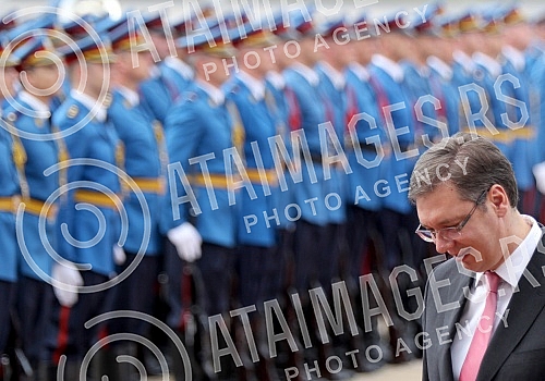 The second day of the visit of the President of China Xi Jinping's continued in the Palace of Serbia.Drugi dan posete predsednika Kine Si Djinping nastavio se svecanim docekom ispred Palate Srbija.