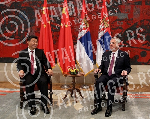 The second day of the visit of the President of China Xi Jinping's continued in the Palace of Serbia.Drugi dan posete predsednika Kine Si Djinping nastavio se svecanim docekom ispred Palate Srbija.