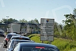 Crowd at the international border crossing Raca / Sremska Raca.Guzva na medjunarodnom granicnom prelazu Raca/Sremska Raca.