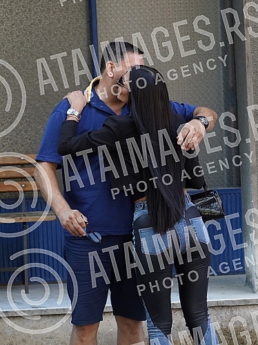 After the criminal report against Jovana Jeremic for threats, Maja Marinkovic came to the police station to give a statement.Posle krivicne prijave Jovane Jeremic zbog pretnji Maja Marinkovic je dosla u policijsku stanicu kako bi dala izjavu.