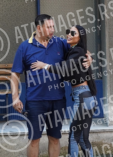 After the criminal report against Jovana Jeremic for threats, Maja Marinkovic came to the police station to give a statement.Posle krivicne prijave Jovane Jeremic zbog pretnji Maja Marinkovic je dosla u policijsku stanicu kako bi dala izjavu.