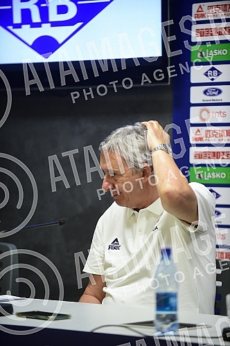 In the press center of SC FSS, a media conference was organized by the head coach of the Serbian national team, Svetislav Pesic, and the president of the Basketball Federation of Serbia, Predrag Danilovic.U press centru SC FSS organizovana je konfe