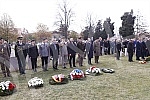 By laying wreaths at the Commonwealth Cemetery, the British Embassy in Serbia marked World War I Armistice Day, and the ceremony was led by British Ambassador Sian MacLeod. Polaganjem venaca na groblju Komonvelta, ambasada Velike Britanije u Srbiji