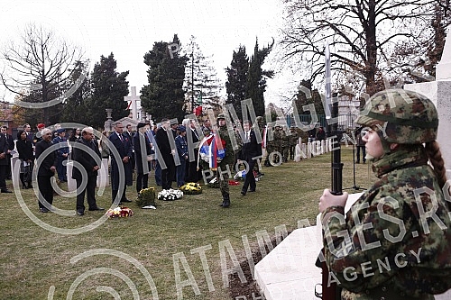 By laying wreaths at the Commonwealth Cemetery, the British Embassy in Serbia marked World War I Armistice Day, and the ceremony was led by British Ambassador Sian MacLeod. Polaganjem venaca na groblju Komonvelta, ambasada Velike Britanije u Srbiji