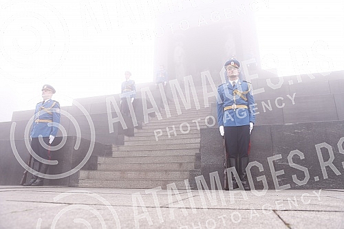 On the occasion of the commemoration of Armistice Day in the First World War, Nikola Selakovic, laid a wreath at the Monument to the Unknown Hero in Avala.Povodom obelezavanja Dana primirja u Prvom svetskom ratu Nikola Selakovic polozio je venac na