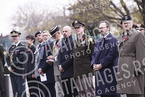 By laying wreaths at the Commonwealth Cemetery, the British Embassy in Serbia marked World War I Armistice Day, and the ceremony was led by British Ambassador Sian MacLeod. Polaganjem venaca na groblju Komonvelta, ambasada Velike Britanije u Srbiji
