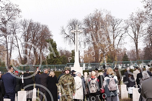 By laying wreaths at the Commonwealth Cemetery, the British Embassy in Serbia marked World War I Armistice Day, and the ceremony was led by British Ambassador Sian MacLeod. Polaganjem venaca na groblju Komonvelta, ambasada Velike Britanije u Srbiji