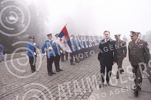 On the occasion of the commemoration of Armistice Day in the First World War, Nikola Selakovic, laid a wreath at the Monument to the Unknown Hero in Avala.Povodom obelezavanja Dana primirja u Prvom svetskom ratu Nikola Selakovic polozio je venac na