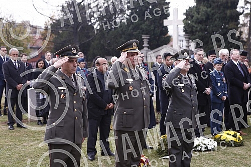 By laying wreaths at the Commonwealth Cemetery, the British Embassy in Serbia marked World War I Armistice Day, and the ceremony was led by British Ambassador Sian MacLeod. Polaganjem venaca na groblju Komonvelta, ambasada Velike Britanije u Srbiji