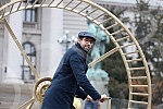 Street artist and architect Andrej Josifovski, better known as the Pianist, set up a new, unusual installation in front of the National Assembly of Serbia as part of the 