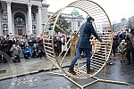 Street artist and architect Andrej Josifovski, better known as the Pianist, set up a new, unusual installation in front of the National Assembly of Serbia as part of the 