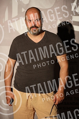 On the occasion of marking thirty years of MS Click, she paid tribute to one of the most important domestic fashion designers to the recently deceased, legendary fashion designer Aleksandar Joksimovic with a fashion show on the plateau in front of th