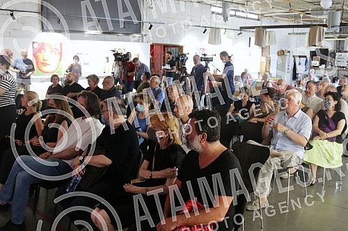 A commemoration of Gordana Susa a journalist, was held in Dorcol Square.U Dorcol placu odrzana komemoracija novinarki Gordani Susi.