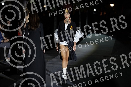 On the occasion of marking thirty years of MS Click, she paid tribute to one of the most important domestic fashion designers to the recently deceased, legendary fashion designer Aleksandar Joksimovic with a fashion show on the plateau in front of th