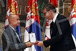 On the occasion of Vidovdan, the President of the Republic of Serbia, Aleksandar Vucic, presented decorations to deserving individuals and institutions.Predsednik Republike Srbije Aleksandar Vucic urucio je povodom Vidovdana odlikovanja zasluznim p