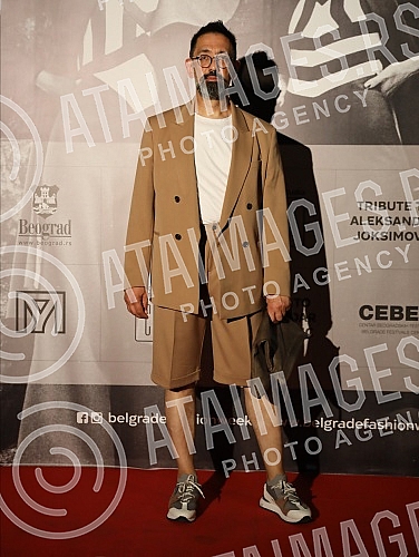 On the occasion of marking thirty years of MS Click, she paid tribute to one of the most important domestic fashion designers to the recently deceased, legendary fashion designer Aleksandar Joksimovic with a fashion show on the plateau in front of th