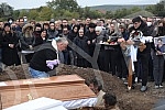 The Djokic family from Aleksinac, who were presumably killed between September 26 and 27 in the area of the village of Moravac, were seen off by relatives, neighbors, friends and priests from Goran's mother's house for eternal rest in the cemetery in