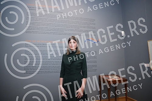 Author's guide through the latest exhibition 