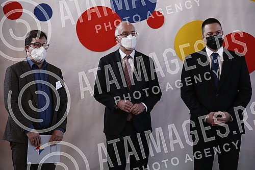  Serbian First Deputy Prime Minister and Minister of Education, Science and Technological Development Branko Ruzic and German Ambassador to Serbia Thomas Schieb visited the German school and signed an agreement on cooperation between the two governme