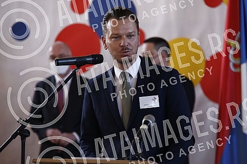  Serbian First Deputy Prime Minister and Minister of Education, Science and Technological Development Branko Ruzic and German Ambassador to Serbia Thomas Schieb visited the German school and signed an agreement on cooperation between the two governme