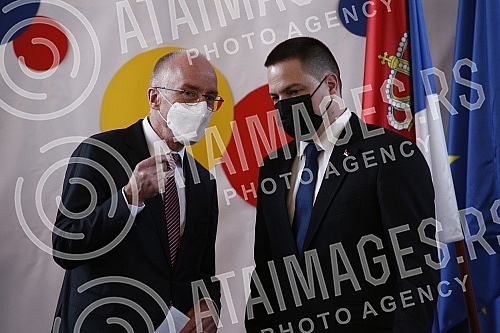  Serbian First Deputy Prime Minister and Minister of Education, Science and Technological Development Branko Ruzic and German Ambassador to Serbia Thomas Schieb visited the German school and signed an agreement on cooperation between the two governme