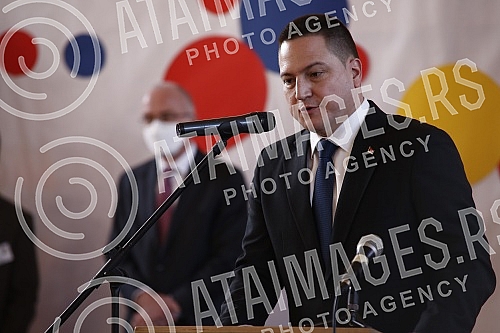  Serbian First Deputy Prime Minister and Minister of Education, Science and Technological Development Branko Ruzic and German Ambassador to Serbia Thomas Schieb visited the German school and signed an agreement on cooperation between the two governme