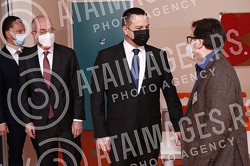  Serbian First Deputy Prime Minister and Minister of Education, Science and Technological Development Branko Ruzic and German Ambassador to Serbia Thomas Schieb visited the German school and signed an agreement on cooperation between the two governme