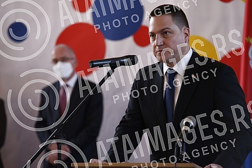  Serbian First Deputy Prime Minister and Minister of Education, Science and Technological Development Branko Ruzic and German Ambassador to Serbia Thomas Schieb visited the German school and signed an agreement on cooperation between the two governme