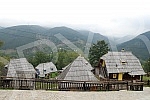 Drvengrad the movie ethno village of Mokra Gora, a village at the turn of Zlatibor and Tara, who is director Emir Kusturica built on a hill Mecavnik.Drvengrad, filmsko i etno selo izmedju Zlatibora i Tare koje je reditelj Emir Kusturica izgradio na 