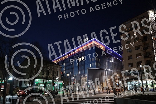 Hilton logo lit on their  hotel of Belgrade, during the night.Hilton logo na hotelu u  Beogradu, tokom noci.