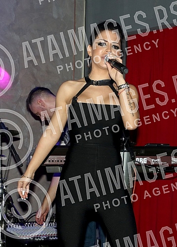 Performance of Aleksandra Mladenovic held on raft Na vodi kafana.Nastup Aleksandre Mladenovic na splavu Na vodi kafana.