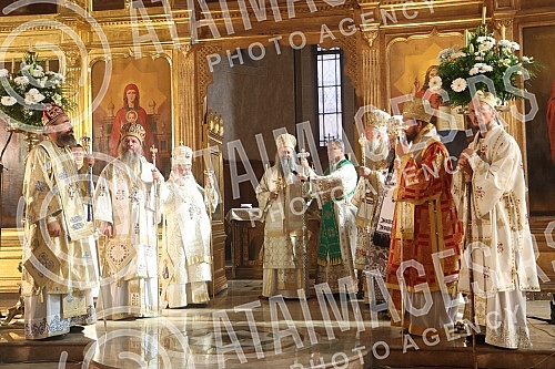 After the service in the Cathedral, His Holiness Serbian Patriarch Porfirije, accompanied by Metropolitan Hrizostom of Daborbosna, bishops, priests and numerous people, walked through the center of Sarajevo, from the Cathedral to the Old Church in Ba