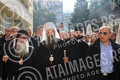 After the service in the Cathedral, His Holiness Serbian Patriarch Porfirije, accompanied by Metropolitan Hrizostom of Daborbosna, bishops, priests and numerous people, walked through the center of Sarajevo, from the Cathedral to the Old Church in Ba