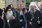 After the service in the Cathedral, His Holiness Serbian Patriarch Porfirije, accompanied by Metropolitan Hrizostom of Daborbosna, bishops, priests and numerous people, walked through the center of Sarajevo, from the Cathedral to the Old Church in Ba