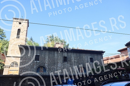 After the service in the Cathedral, His Holiness Serbian Patriarch Porfirije, accompanied by Metropolitan Hrizostom of Daborbosna, bishops, priests and numerous people, walked through the center of Sarajevo, from the Cathedral to the Old Church in Ba