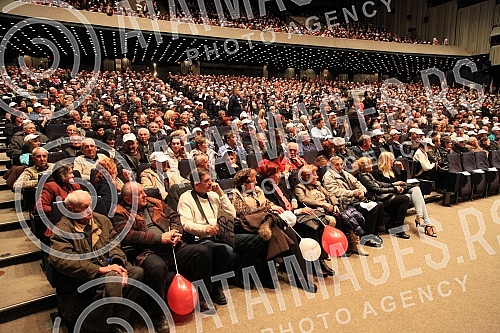 Preelection assembly of the Party of United Pensioners of Serbia (PUPS) held in the Sava Center. Predizborni skup Partije ujedinjenih penzionera Srbije (PUPS) odrzan u Sava centru. 