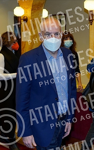 Prominent Serbian and world violinist Nemanja Radulovic and the Belgrade Philharmonic under the direction of conductor Danijel Rajskin held a concert in Kolarac.Istaknuti srpski i svetski violinista Nemanja Radulovic  i Beogradska filharmonija pod 