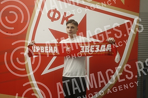 One of the most talented football players in Europe - Nemanja Motika signed a four-year contract with the Red Star, and today he was officially presented at the Media Center of the Rajko Mitic Stadium.Jedan od najtalentovanijih fudbalera u Evropi 