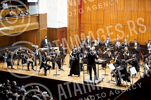 Prominent Serbian and world violinist Nemanja Radulovic and the Belgrade Philharmonic under the direction of conductor Danijel Rajskin held a concert in Kolarac.Istaknuti srpski i svetski violinista Nemanja Radulovic  i Beogradska filharmonija pod 