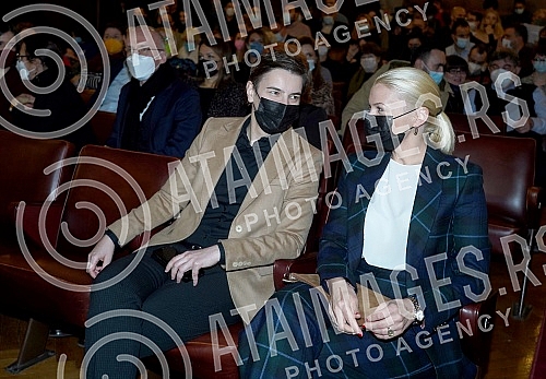 Prominent Serbian and world violinist Nemanja Radulovic and the Belgrade Philharmonic under the direction of conductor Danijel Rajskin held a concert in Kolarac.Istaknuti srpski i svetski violinista Nemanja Radulovic  i Beogradska filharmonija pod 