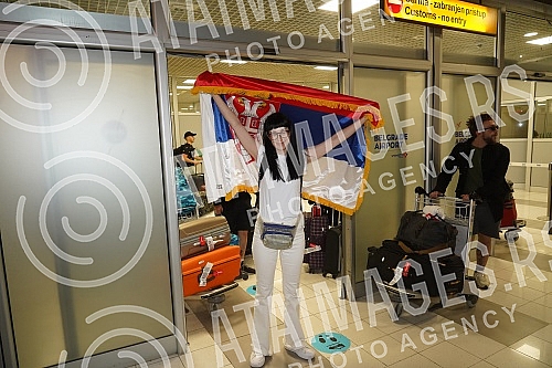 Return of Ana Djuric Konstrakte and the Serbian delegation from Italy, where she took 5th place in the Eurovision Song Contest held in Turin.Povratak Ane Djuric Konstrakte i srpska delegacija iz Italije, gde je na izboru za Pesmu Evrovizije odrzano